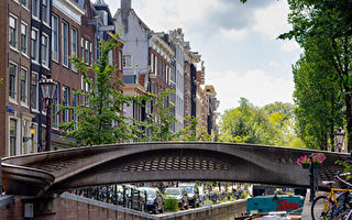 世界首座3D打印钢制桥梁 在荷兰落成启用