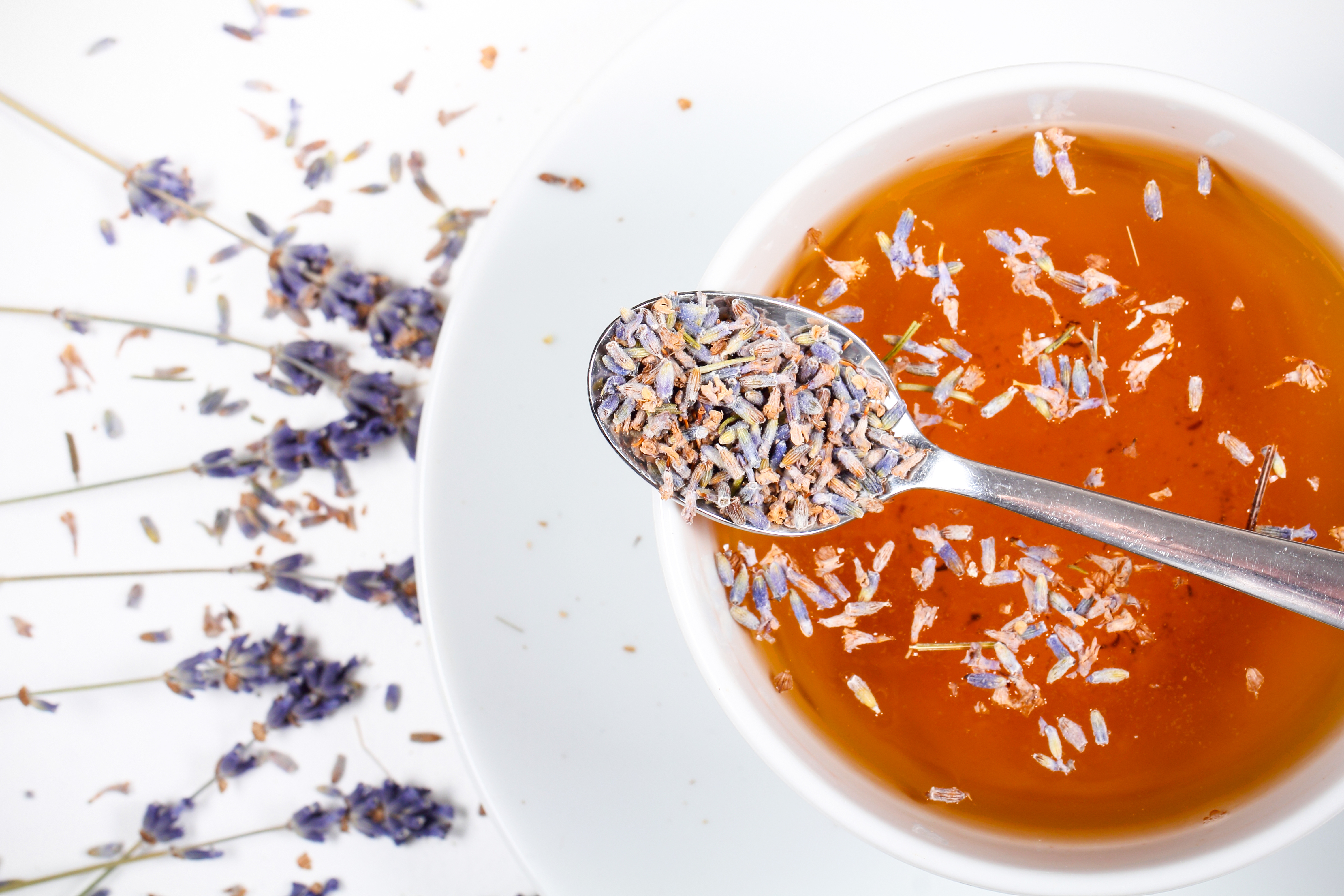 薰衣草搭配蒲公英花茶的最佳比例是1：4。（Shutterstock）