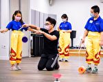 启扬中心中华文化体验营  小朋友学习舞狮古筝扯铃