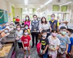 鄭文燦視察中原國小廚房及用餐防疫情形