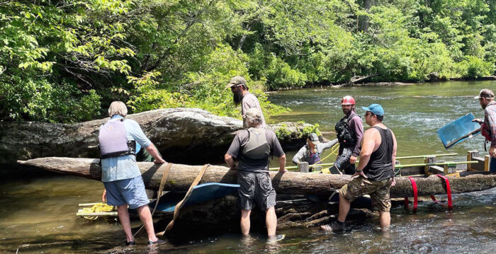 南卡罗来纳河发现两百年前美洲原住民独木舟