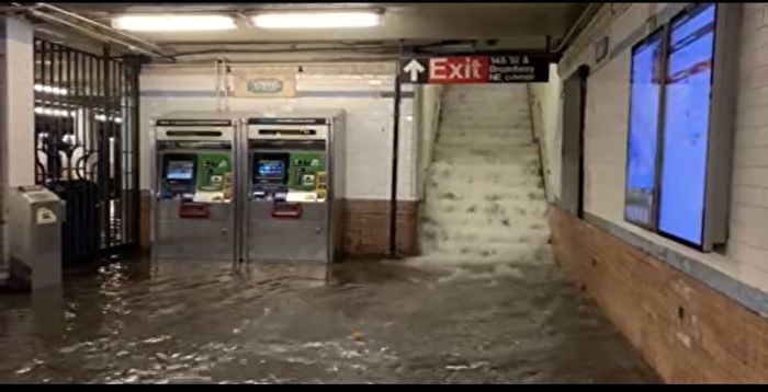 纽约市发暴洪警报  市长宣布紧急状态