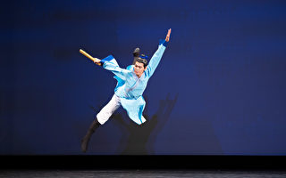 组图一：第九届中国古典舞初赛少年男子组风采