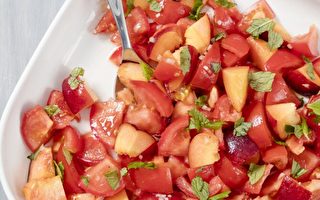 西红柿桃子沙拉 简单美食 充满夏天味道
