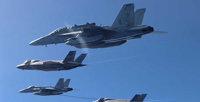 英美航母联合军演 F-35展示海上作战能力