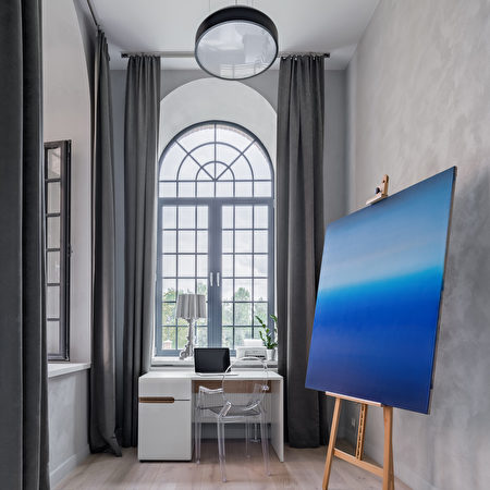 Gray,Room,With,Modern,Painting,,Desk,,Transparent,Chair,And,Half,拱门