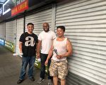 五分局三警员爱公益 工余清理华埠商户闸门