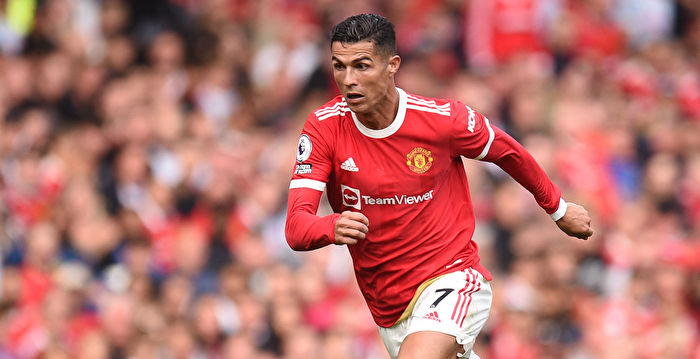 C罗首秀“梅开二度” 助曼联领跑英超积分榜