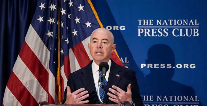 应对移民潮之际 美国土安全部长幕僚长辞职