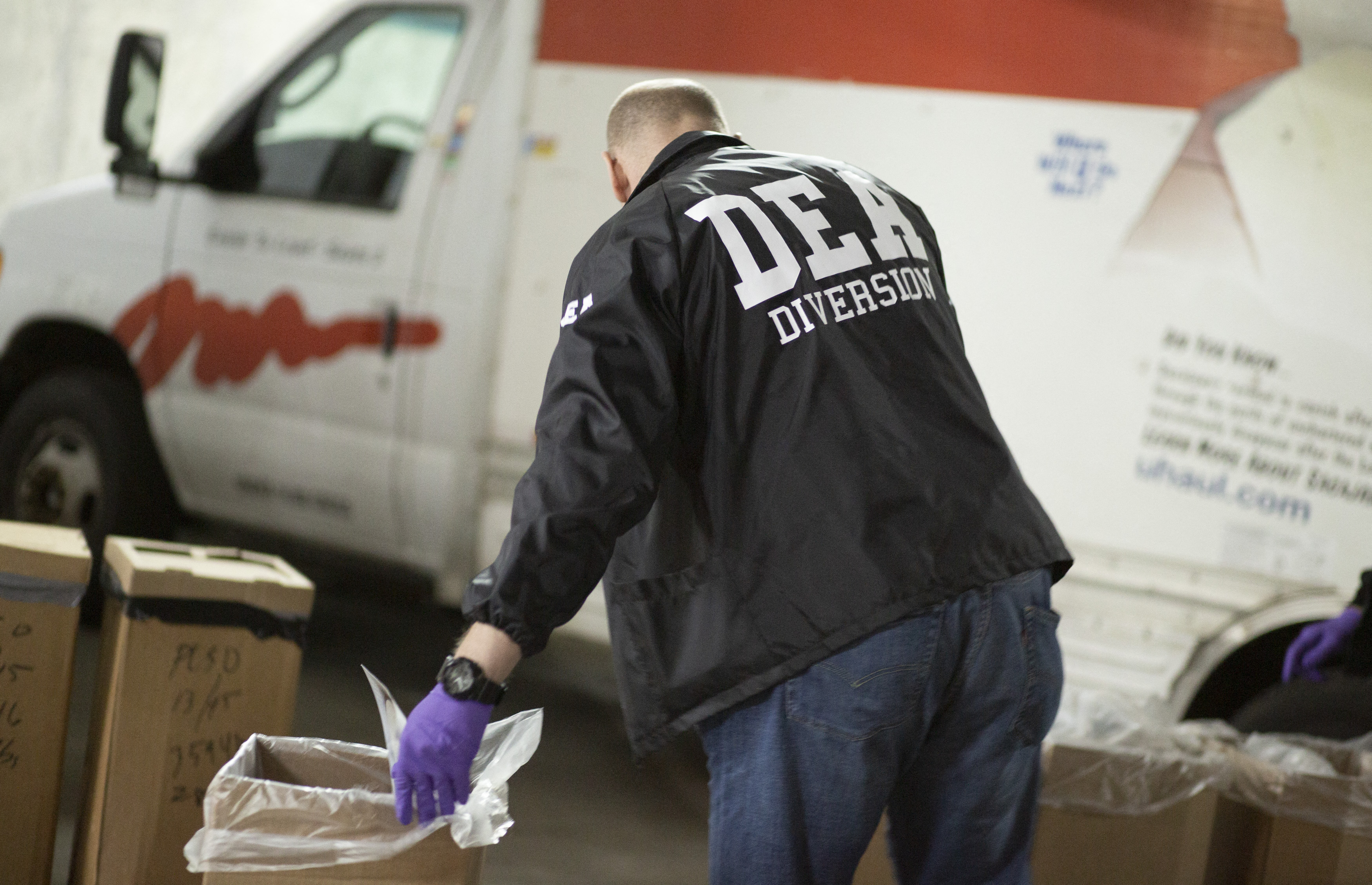 做“现金快递员” 美国华裔男子涉洗钱被捕| 大纪元