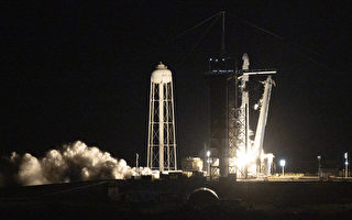 组图：全平民太空旅行 SpaceX火箭升空