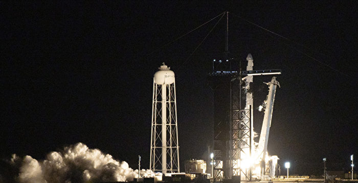 组图：全平民太空旅行 SpaceX火箭升空