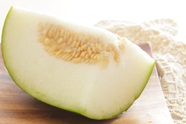 冬瓜又叫「減肥瓜」、「瘦身瓜」，是高纖維低熱量的食物。(Shutterstock)