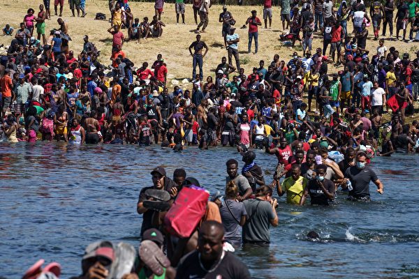 美加紧遣返非法移民 海地官员称难安置归国者