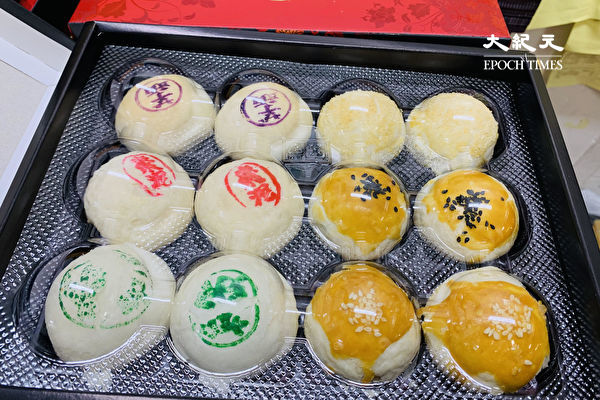 中秋手工月饼制作趣味多 酥皮月饼最受欢迎