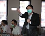 仁愛區基層訪視 林右昌對里長建言馬上處理