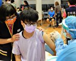 中市高中開打BNT 2人不適送醫、6人暈針