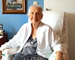 疫情中 巴西95岁老人闯过生死关的故事
