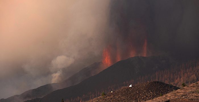 组图：西班牙加那利群岛火山持续喷发