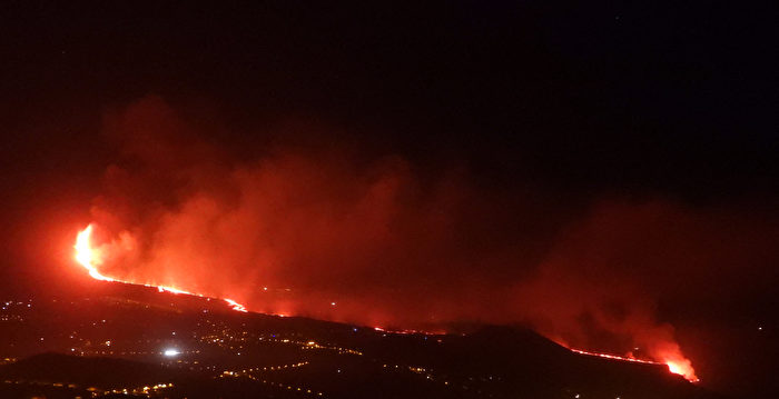 组图：西班牙火山持续喷发 至少六千人撤离