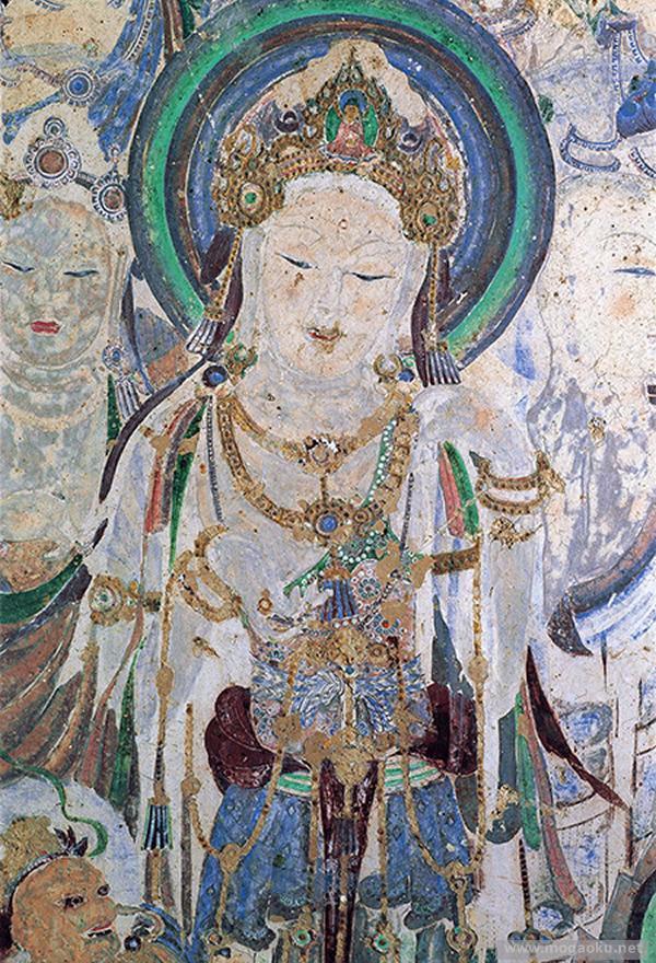 图为敦煌莫高窟的初唐第57窟的外层龛南壁的菩萨像,画中菩萨配戴着长短组合的璎珞。(公有领域)