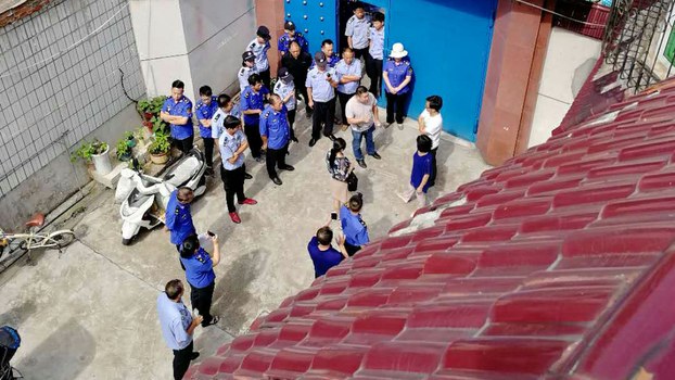 河南省一個基督教會遭到警方衝擊。（網路圖片）