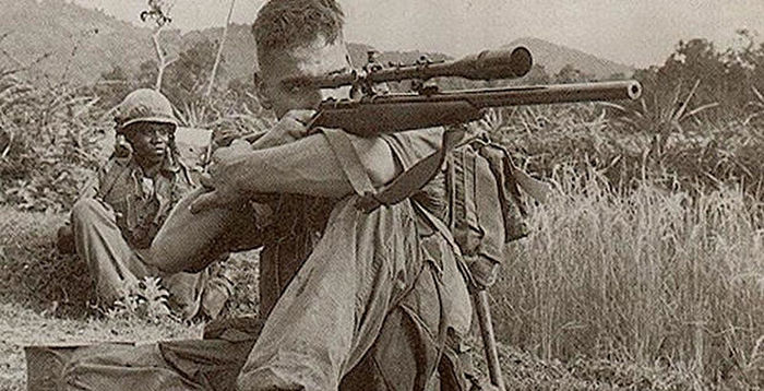 美军传奇狙击手 独自爬行几天去歼灭北越将军