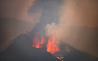 西班牙拉帕爾馬島火山再爆發 災損初估逾億