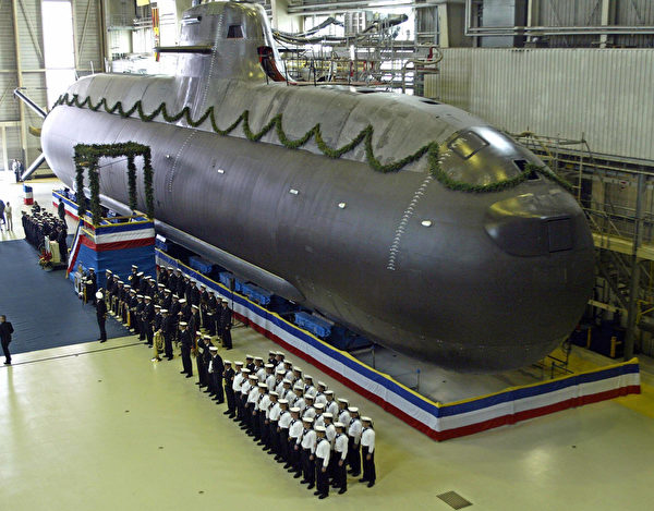 2004年9月13日，德国基尔HDW造船厂举行第33艘212型潜艇落成典礼。（David Hecker/DDP/AFP via Getty Images）
