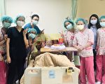 部桃新屋分院和百岁人瑞婆共同欢庆生日