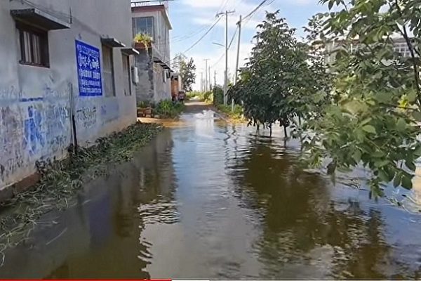 河南浚县灾后重建迟缓 村民：现在喝水都是问题