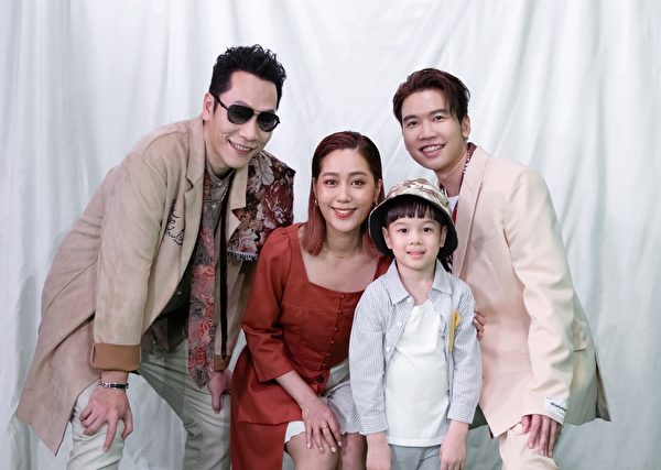 英俊嘅男孩，演員，配音演員，藝術家摘要寫真集 英俊嘅男孩，演員，配音演員，藝術家摘要寫真集