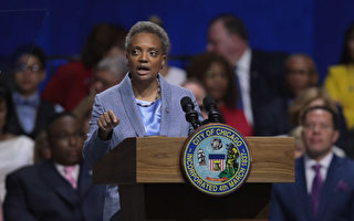 疫苗战开打 芝加哥市长与警察工会互相提告