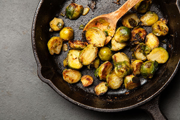 Roasted,Brussles,Sprouts,Shutterstock,铸铁锅