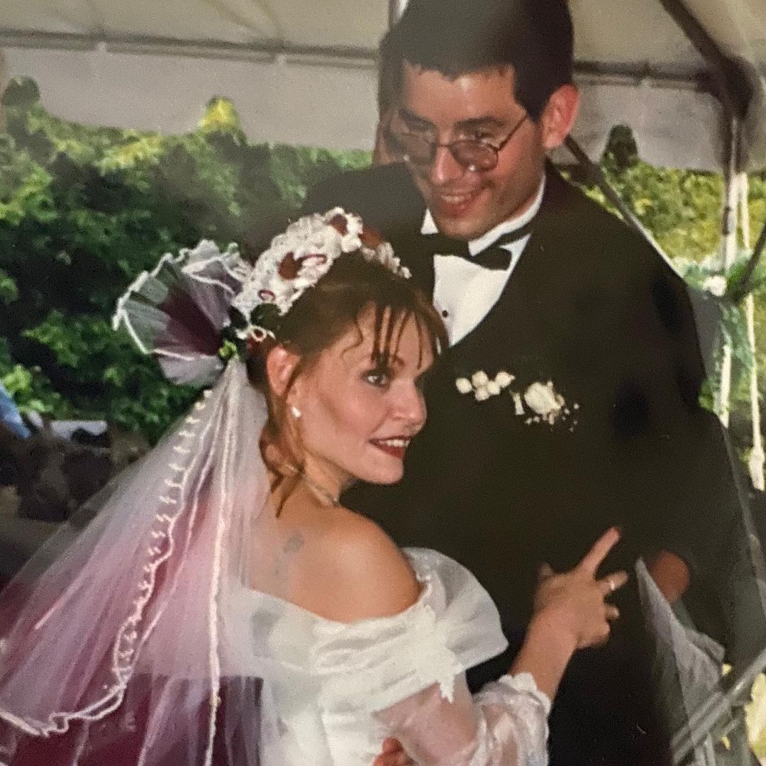 23年前,贝瑟妮和泰森‧霍普在他们的婚礼上。(贝瑟妮‧霍普提供)
