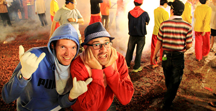 来台15年终获身份证 法籍网红吉雷米激动洒泪