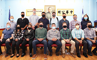 西点军校16学生访华埠 探索华裔历史
