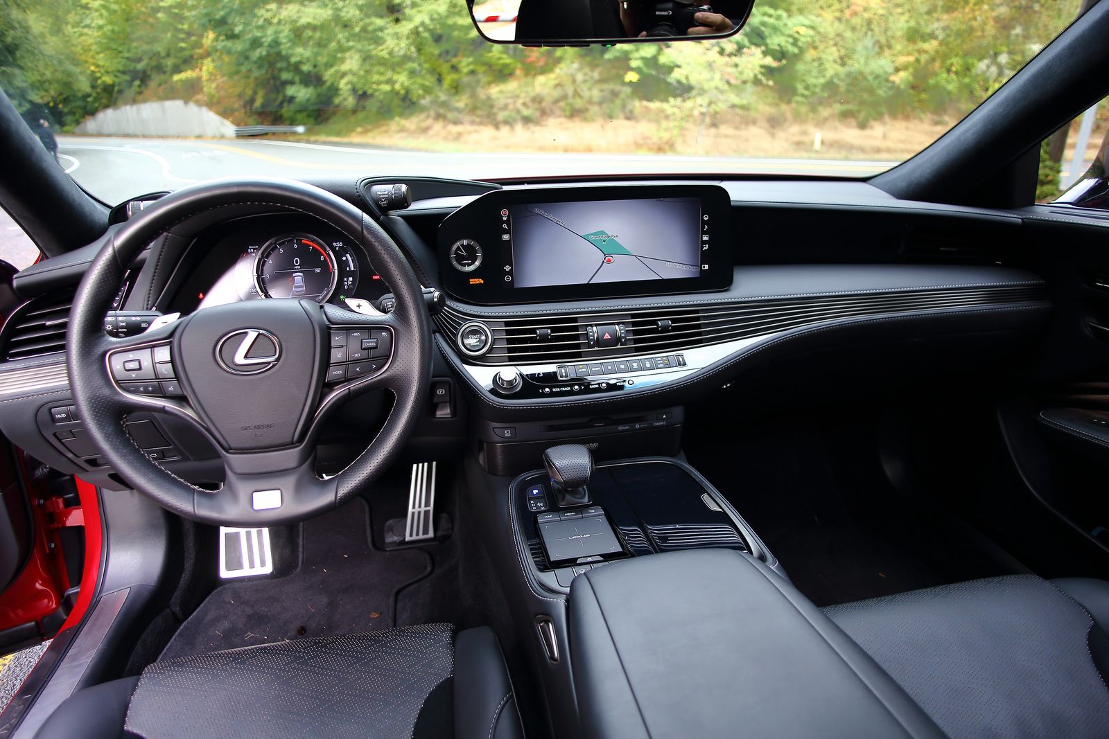 2021 Lexus LS 500 F Sport AWD。〈李奧/大紀元〉