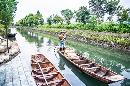 宜蘭縣羅東鎮「十六份排水」歷史悠久，過往是載運經濟物質鹽巴的重要水路。