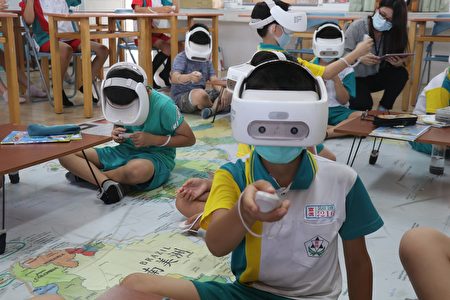 學生VR體驗。