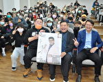 许效舜用生命诠释表演艺术 表演战士没得退缩