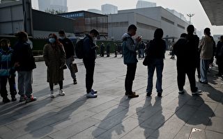組圖：北京疫情風險升高 市民排隊接受檢測