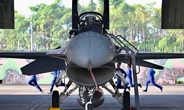 台空军首支F-16V作战队 蔡英文18日主持成军