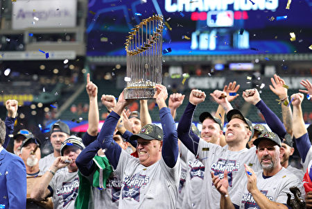 The Warriors won the World Series championship, and the trophy-lifter was head coach Schnittke.