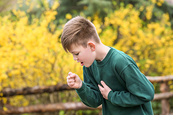哮吼，又称咽喉气管支气管炎，哪些症状该注意？(Shutterstock)