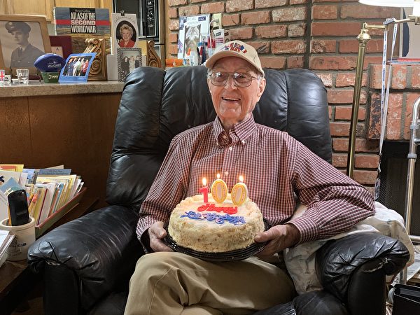 美二戰老兵百歲生辰 憶「諾曼底戰役」