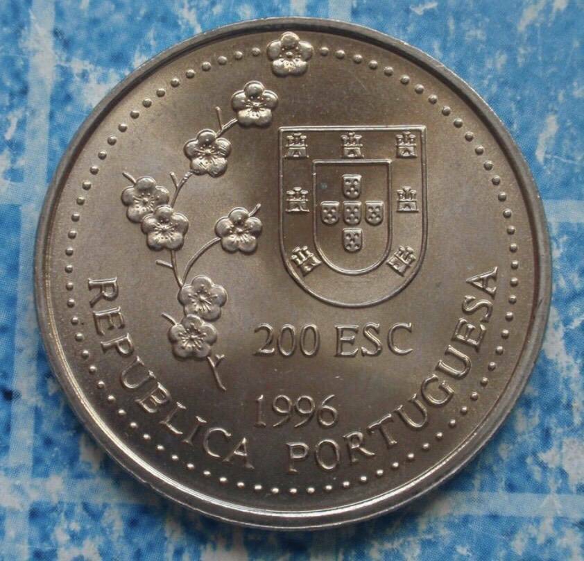 一個 200 盾的銅幣,除在外幣上被秀出 ”台灣” 外,也順便紀錄了1582年Formosa (台灣) 進入歐洲的歷史紀錄。