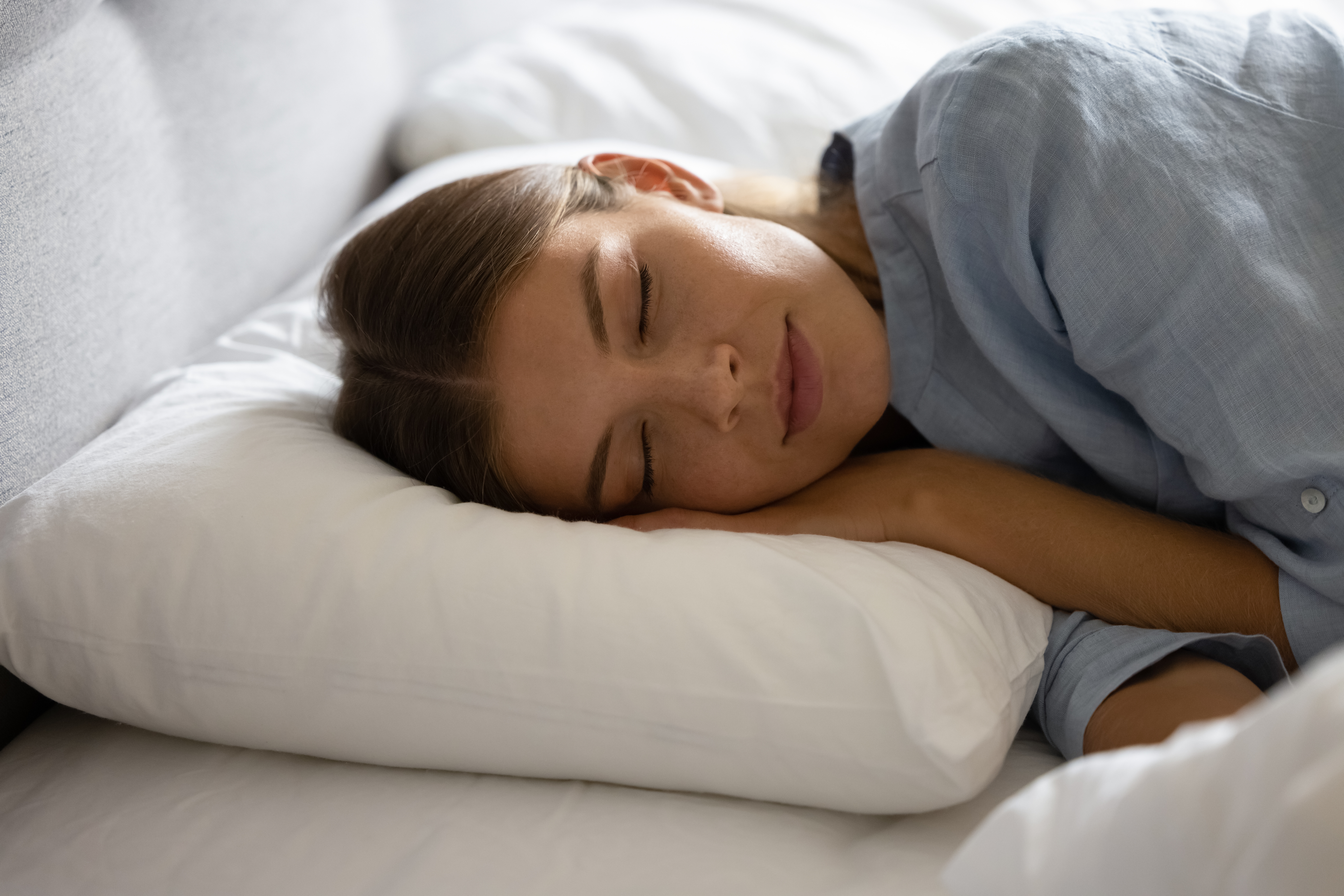 适当运用巧思，降低卧室的噪音，提高睡眠品质。（Shutterstock）