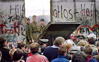 推倒柏林墙32周年 亲历者讲述惊险翻墙经历