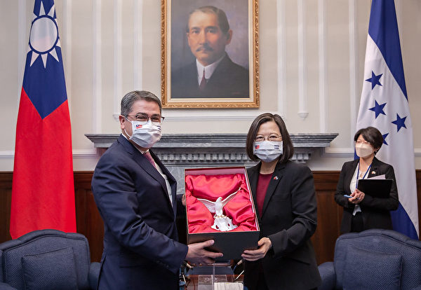 洪都拉斯总统：患难见真情 和台湾站在一起